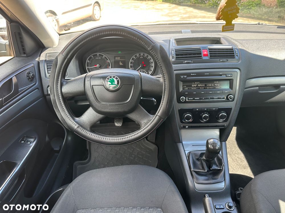 Skoda Octavia 1.6 Family Plus - 18
