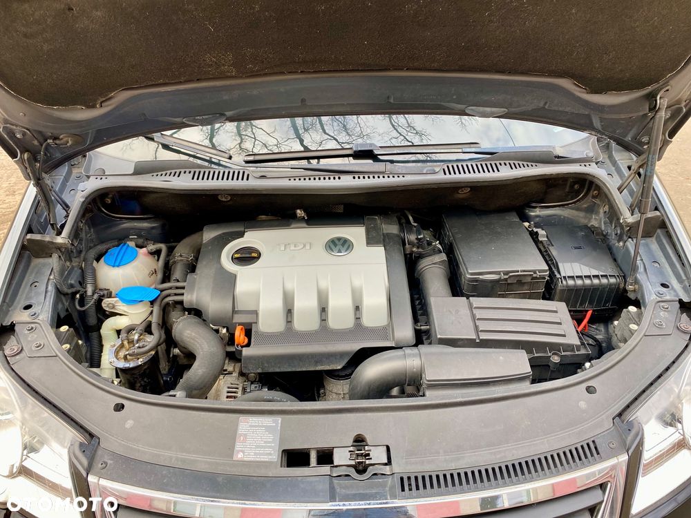 Volkswagen Touran - 31