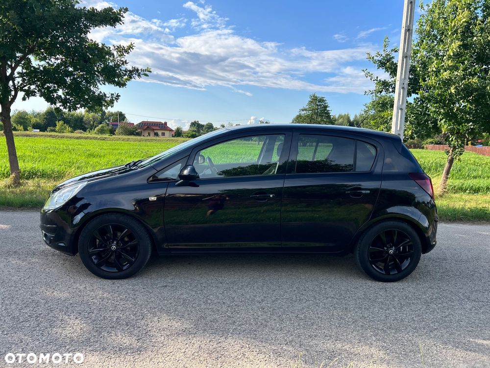 Opel Corsa 1.4 16V Cosmo - 2