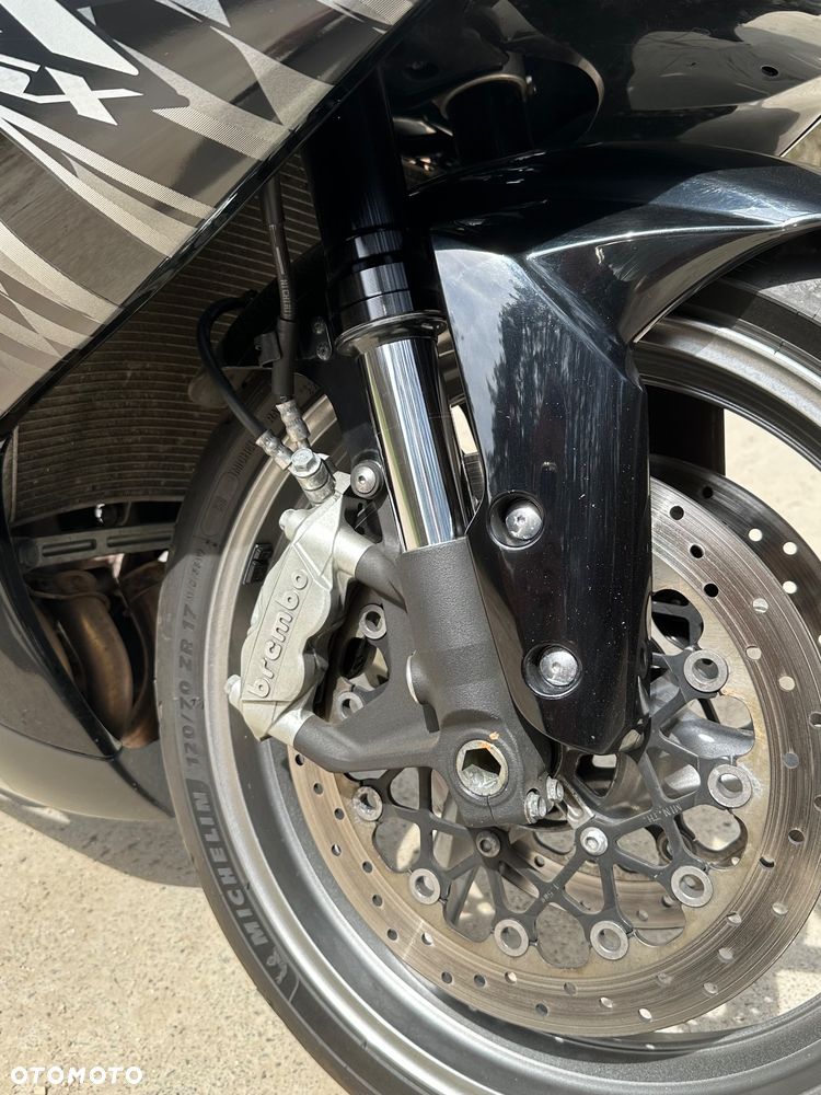 Suzuki GSX-R - 6