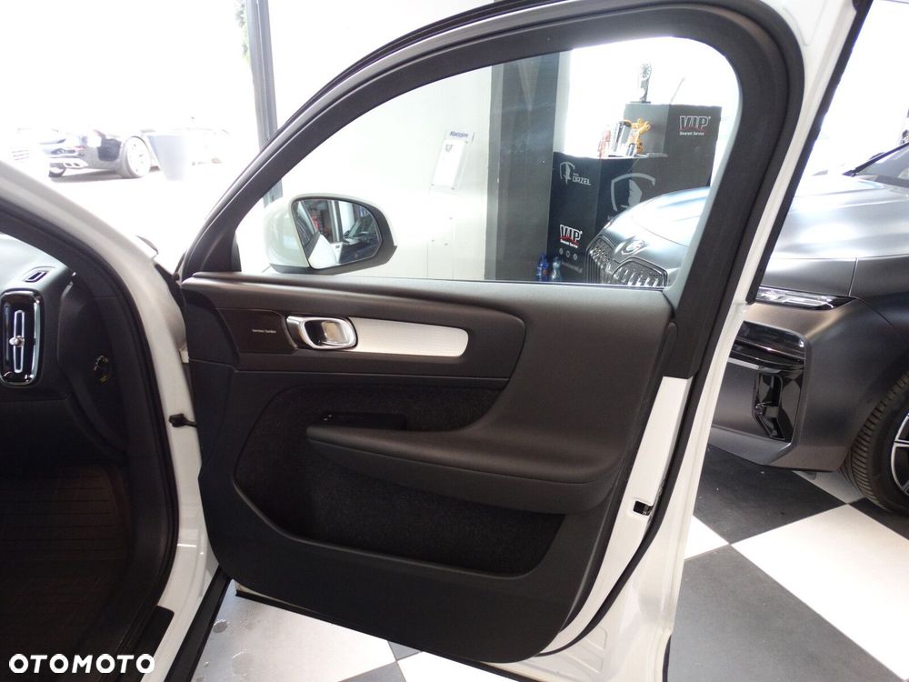 Volvo XC 40 - 32