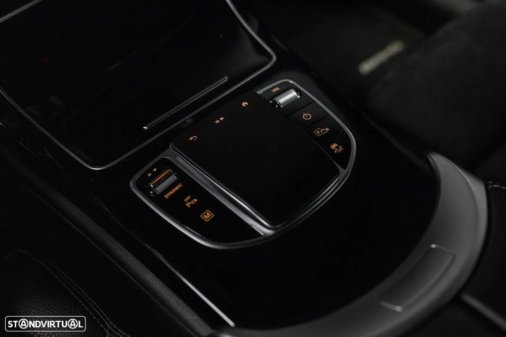 Mercedes-Benz GLC 300 e Coupe 4Matic 9G-TRONIC AMG Line - 25