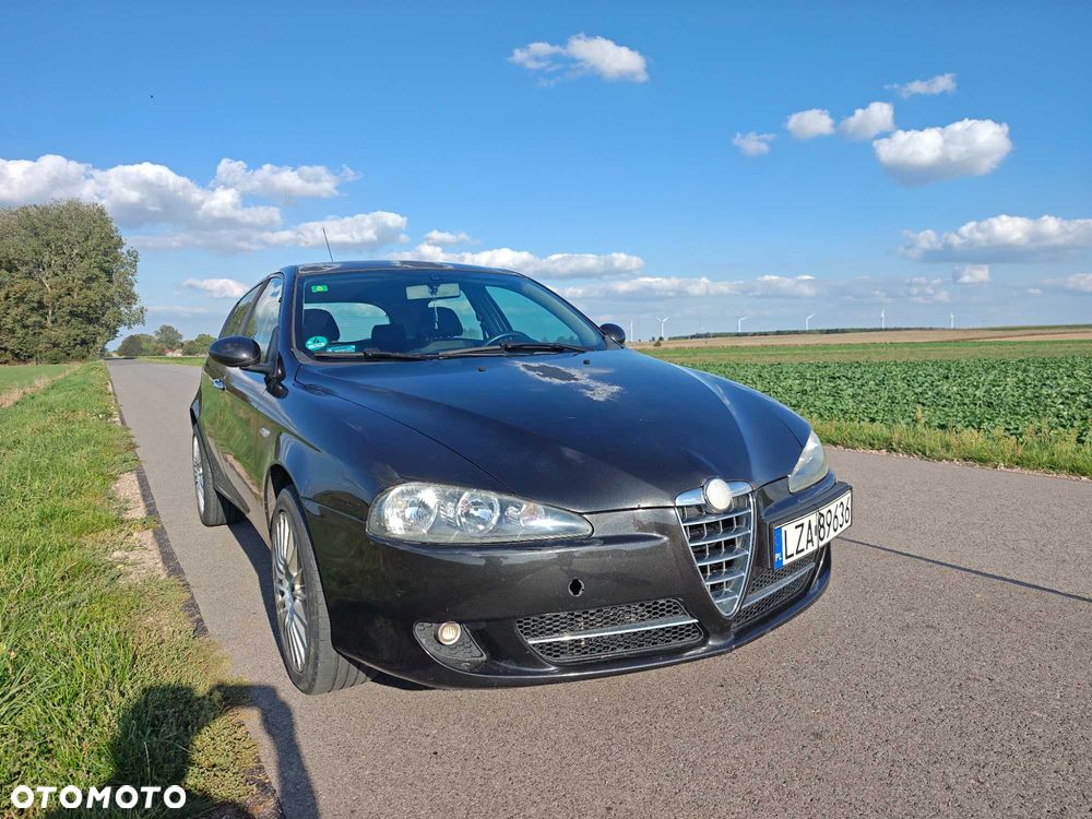 Alfa Romeo 147 - 2
