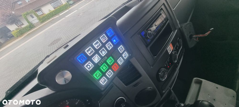 Mercedes-Benz Sprinter - 9