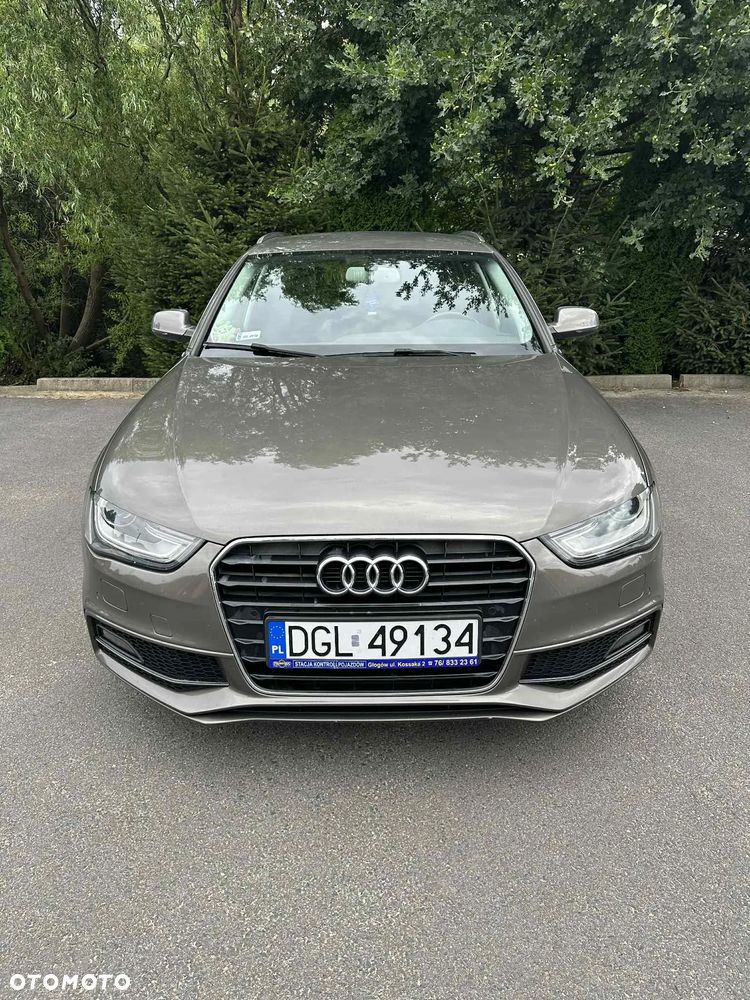 Audi A4 ver-2-0-tdi-dpf-multitronic-s-line-sportpaket - 2