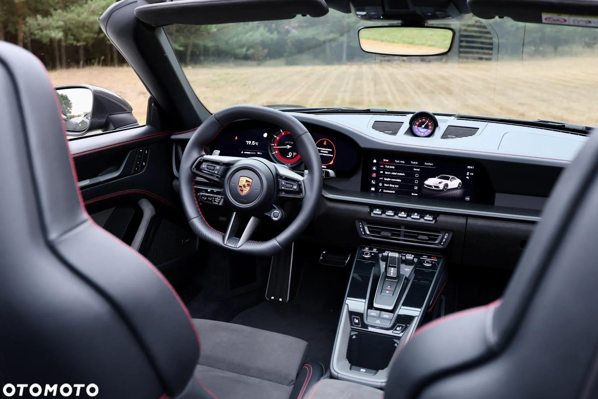 Porsche 911 Carrera 4 GTS Cabrio - 23