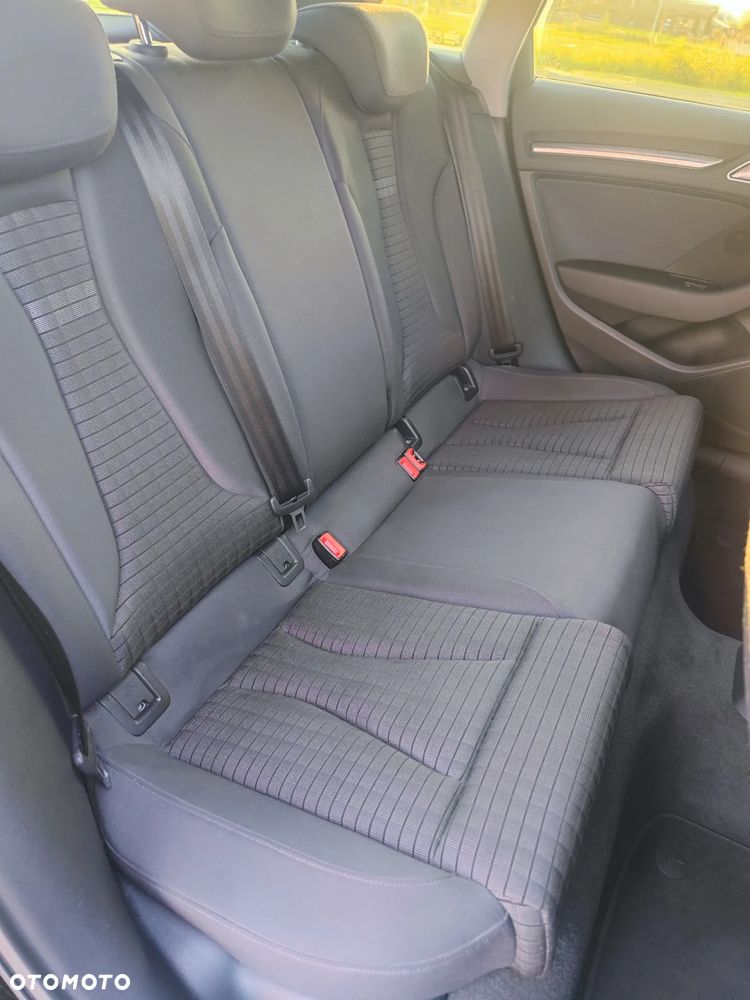 Audi A3 Sportback 2.0 TDI Ambiente - 19