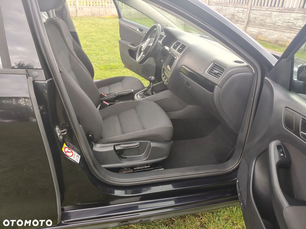 Volkswagen Jetta 1.6 TDI Blue Motion Technology Match - 8