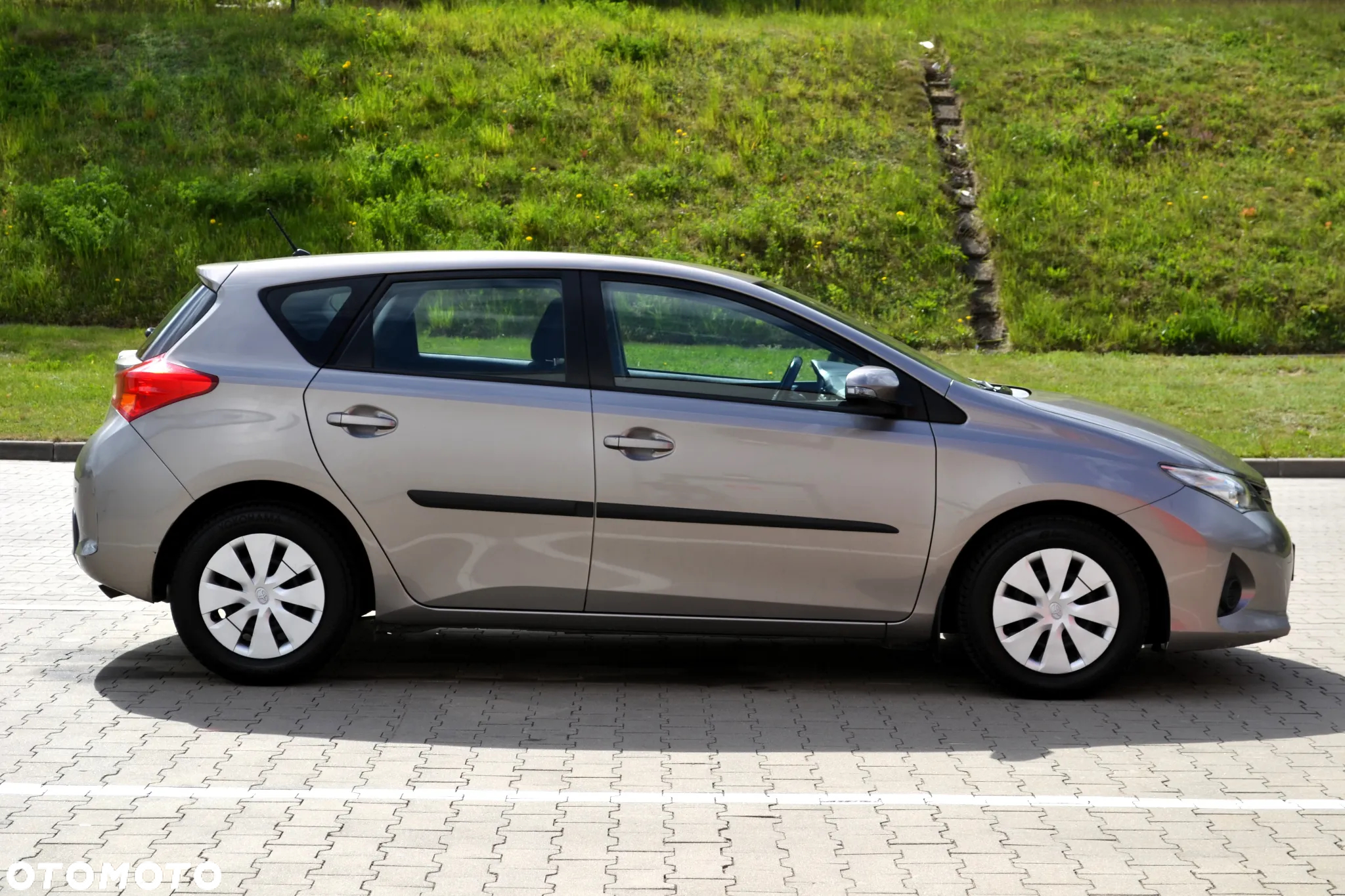 Toyota Auris 1.33 VVT-i Life Comfort - 27