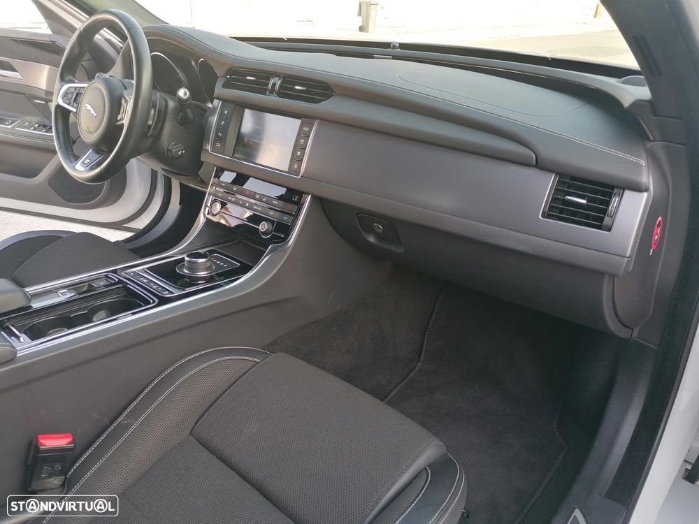 Jaguar XF 20d AWD Aut. R-Sport - 14