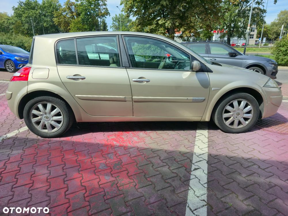 Renault Megane 2.0 dCi Privilege - 8