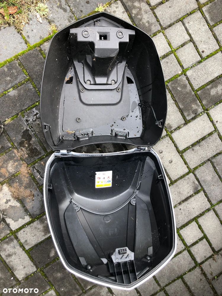 Honda SH 125 300 kufer  tył uszkodzony kuferek - 5