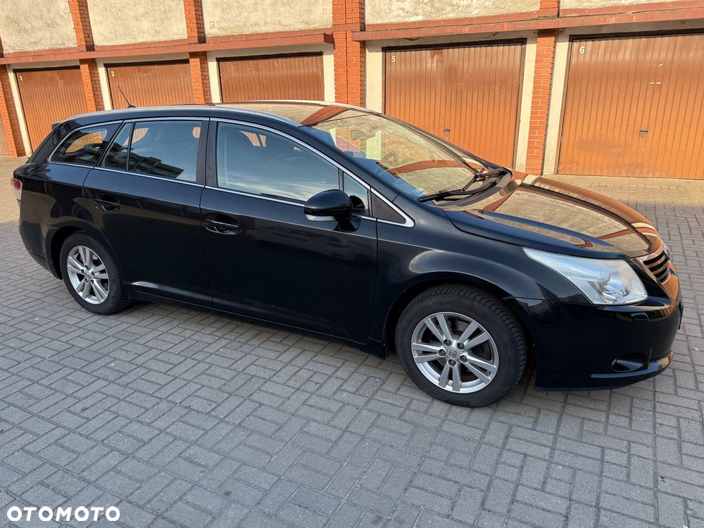 Toyota Avensis 1.8 Luna - 11