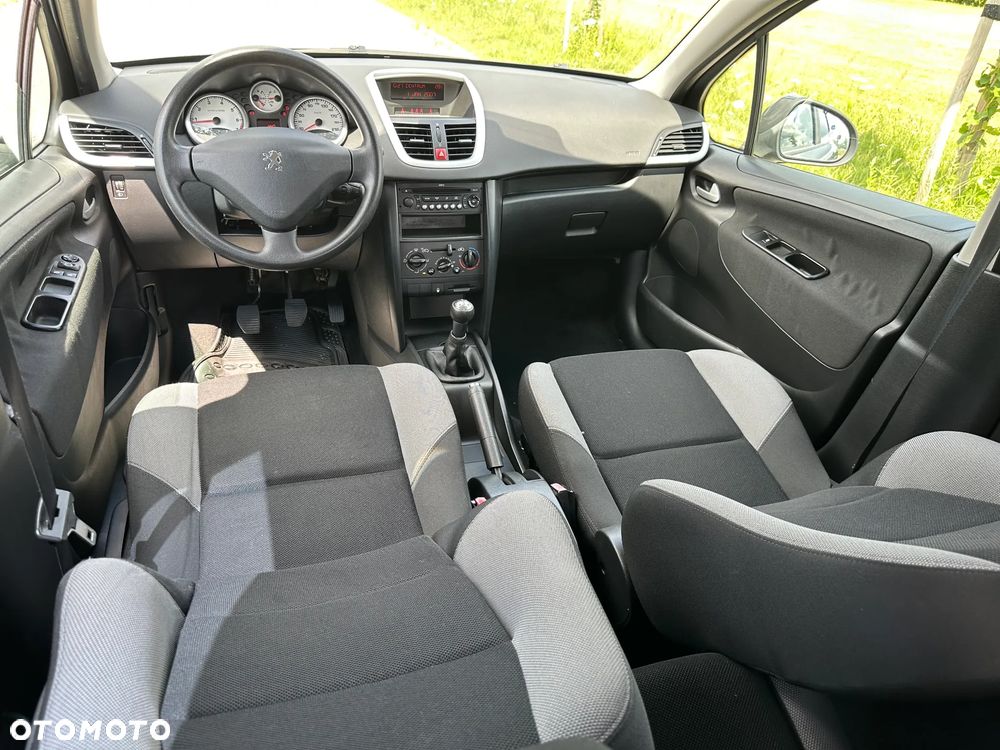 Peugeot 207 75 Urban Move - 21