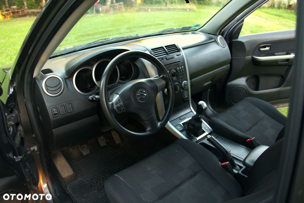 Suzuki Grand Vitara 2.4 Premium - 21