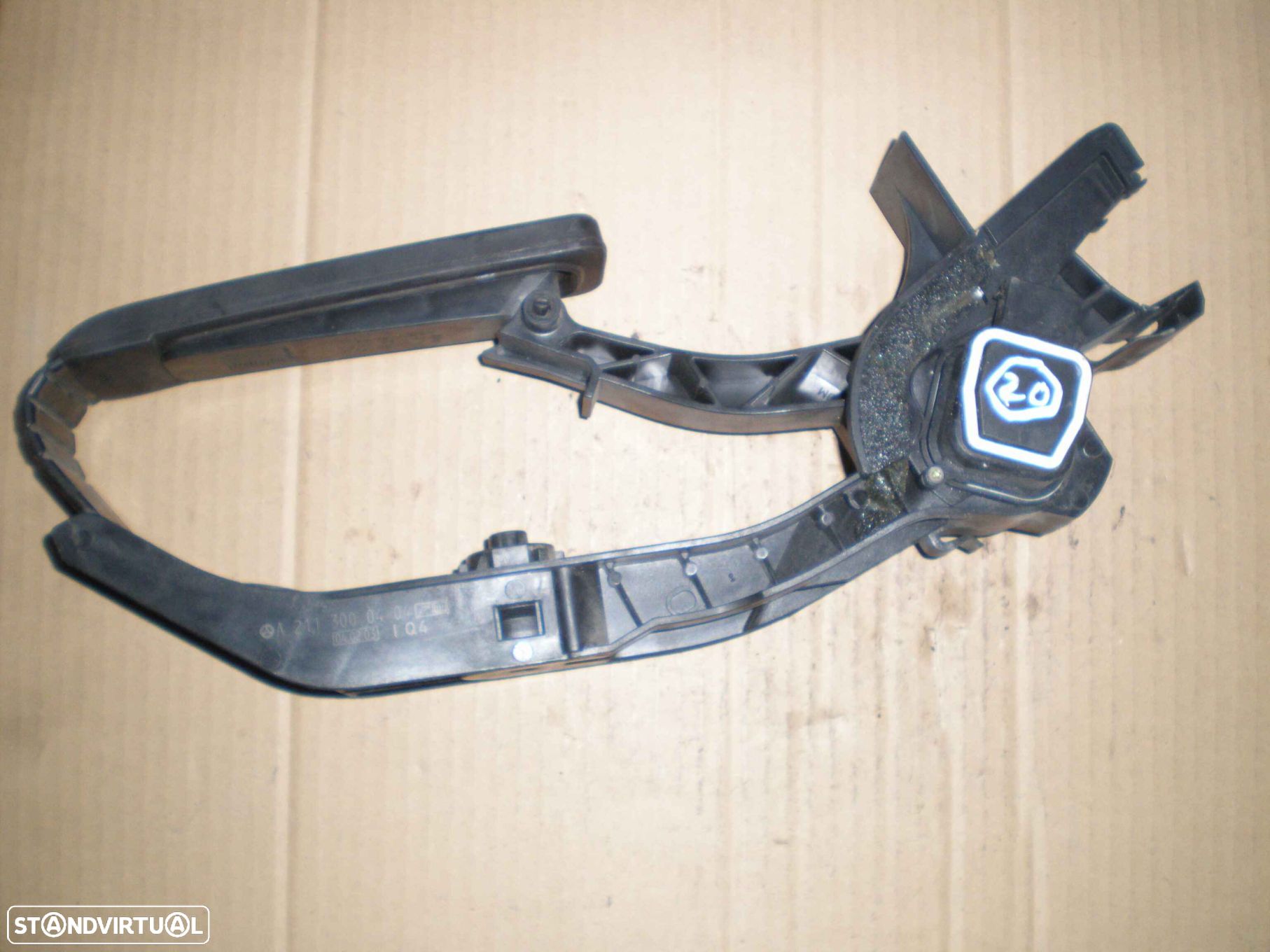 Pedal A2113000404 MERCEDES W209 MERCEDES CLASS C W203 2004 220CDI 150Cv 4P PRETO - 1