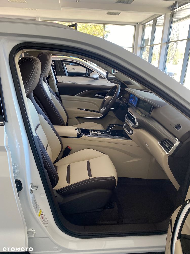 Bestune T77 1.5T Business DCT - 8