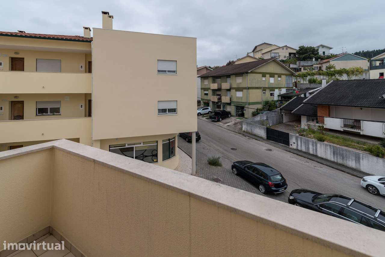 Apartamento T4 com 2 casas de banho e garagem - Grande imagem: 5/17