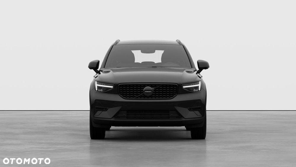 Volvo XC 40 B4 Plus Black Edition - 3