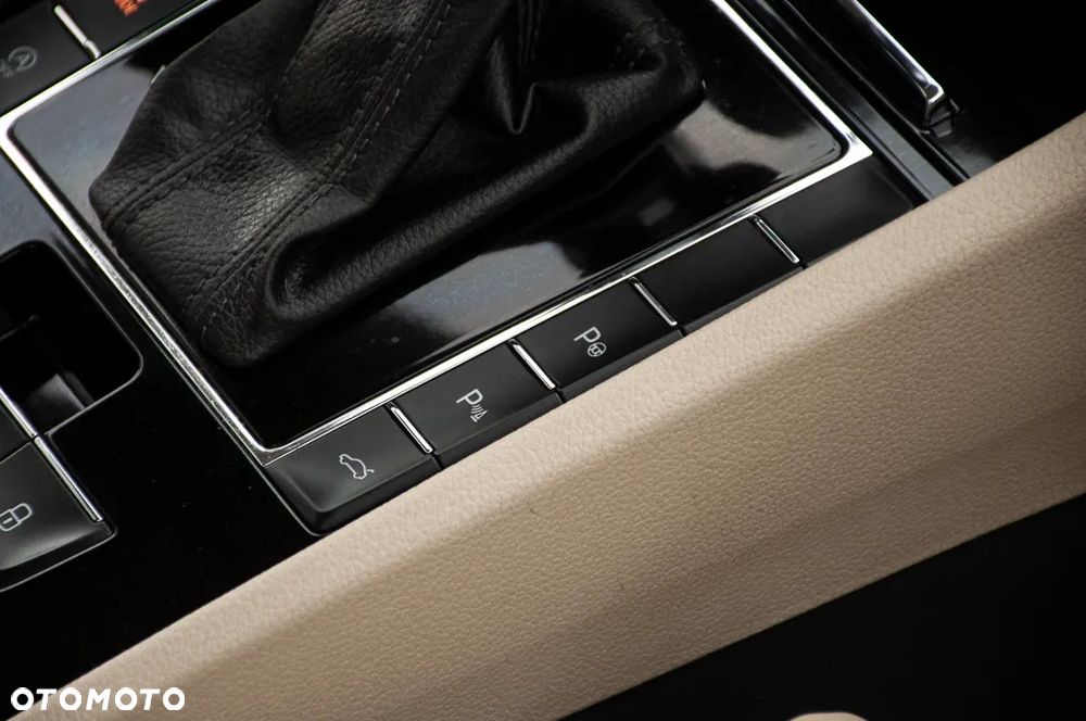 Skoda Superb 2.0 TDI DSG L&K - 8