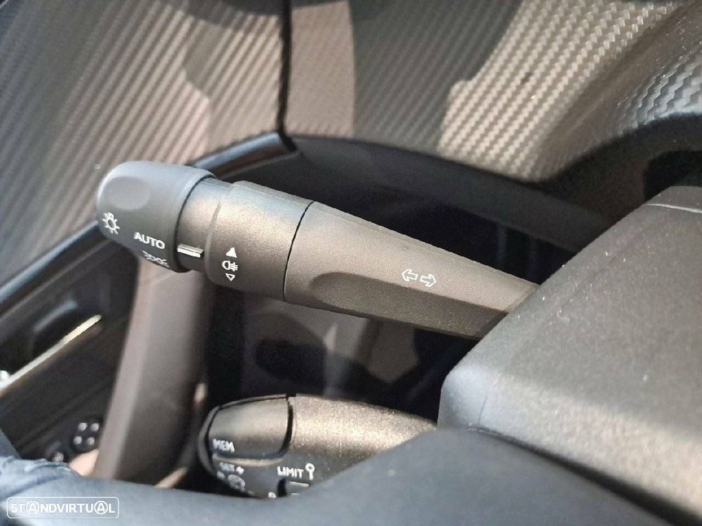 Peugeot 2008 1.2 PureTech Style - 14