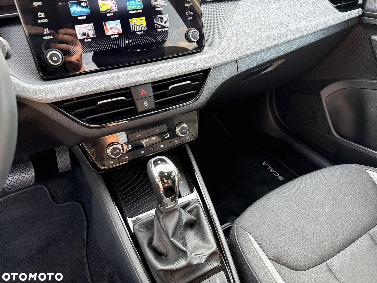 Skoda Scala 1.5 TSI Selection DSG - 17