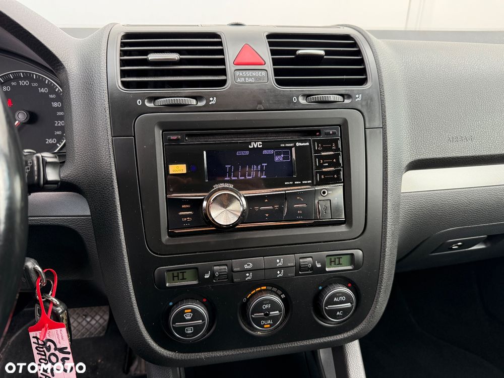 Volkswagen Golf - 17