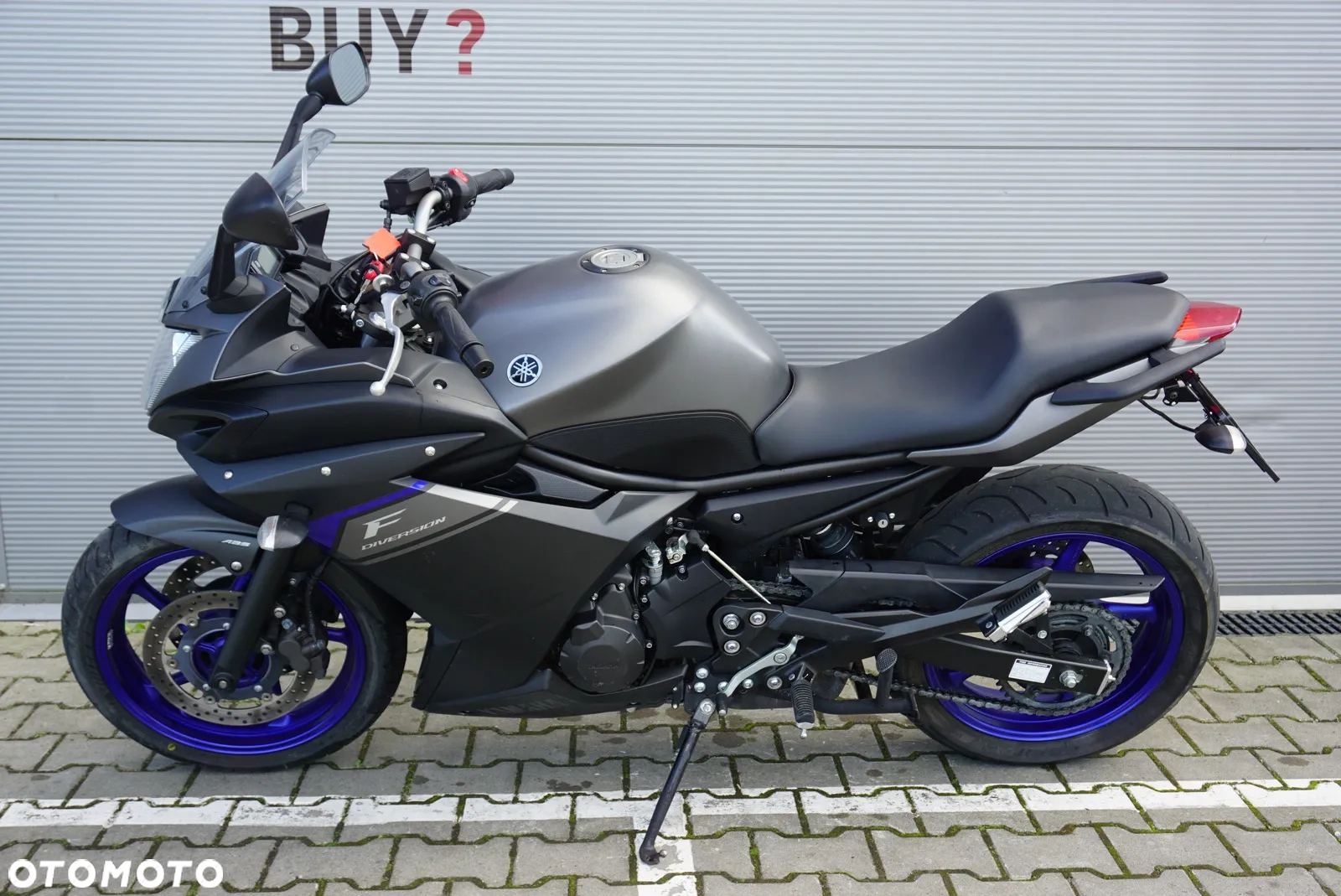 Yamaha XJ - 12