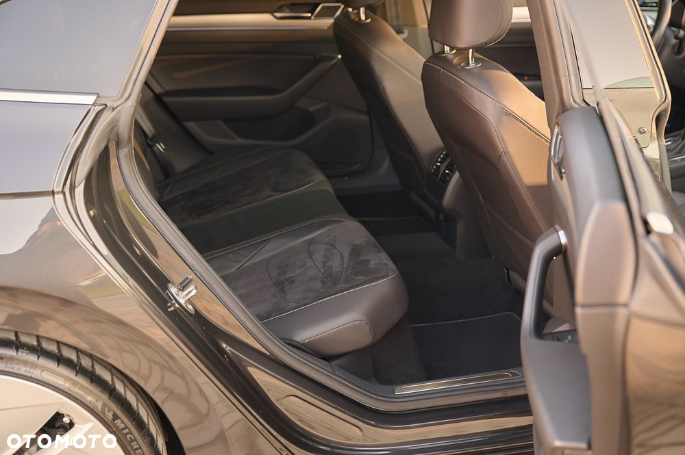Volkswagen Arteon 2.0 TSI 4Motion R DSG - 25