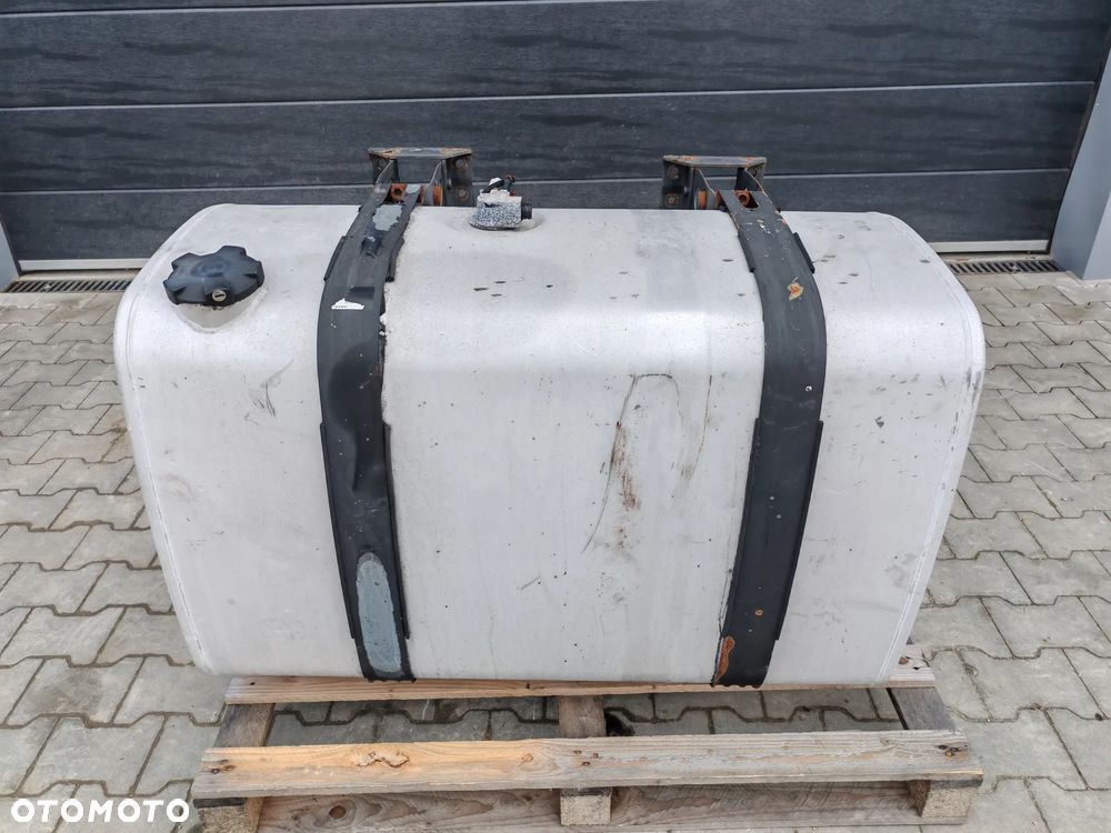 Zbiornik paliwa 110CM 1,1M STANDARD VOLVO FH FM FH4 RENAULT MAGNUM PREMIUM DXI RANGE T - 1