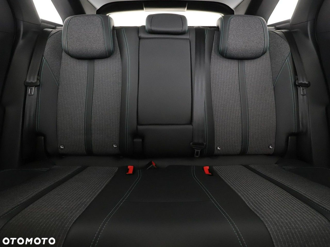 Peugeot 3008 1.6 PureTech Hybrid PHEV Allure S&S EAT8 - 14