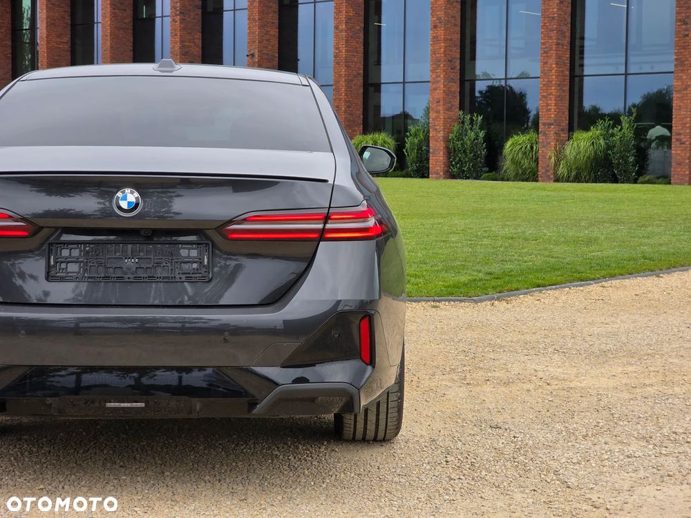 BMW Seria 5 520d mHEV M Sport - 10