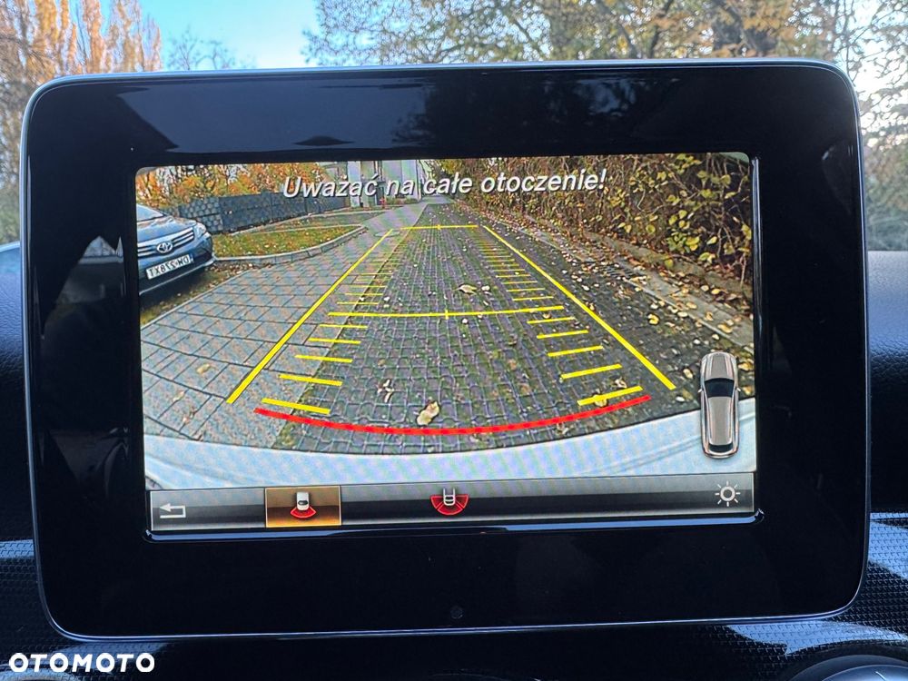 Mercedes-Benz CLA Shooting Brake 200 AMG Line - 18