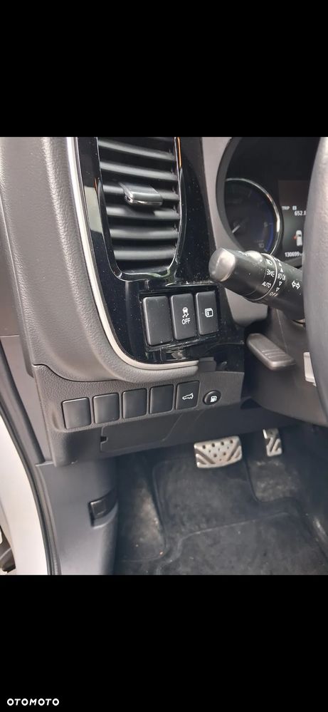 Mitsubishi Outlander - 17