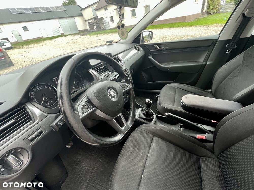 Skoda RAPID - 7