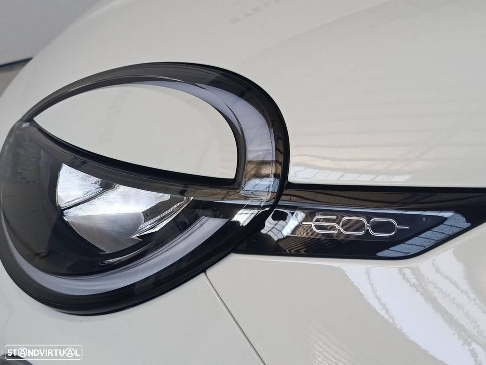 Fiat 600e 54 kWh La Prima - 25