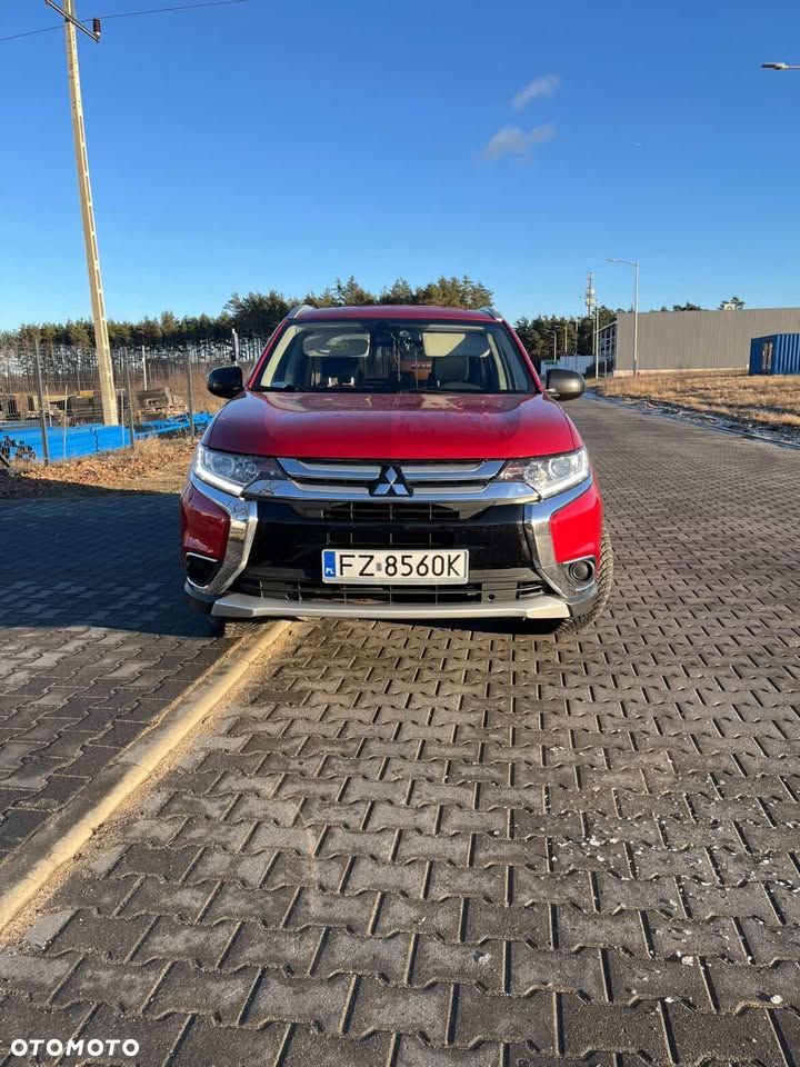 Mitsubishi Outlander - 3