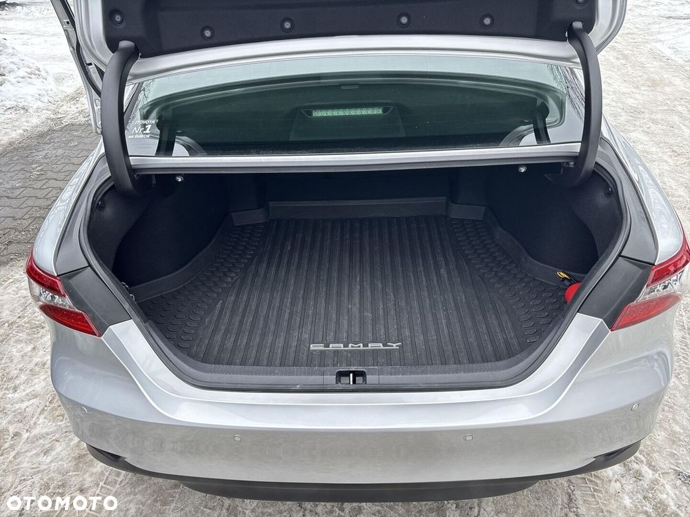 Toyota Camry 2.5 Hybrid Executive CVT - 13