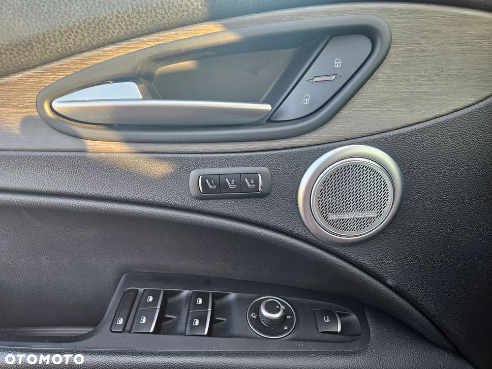 Alfa Romeo Stelvio 2.0 Turbo 16V AT8-Q4 Lusso - 16