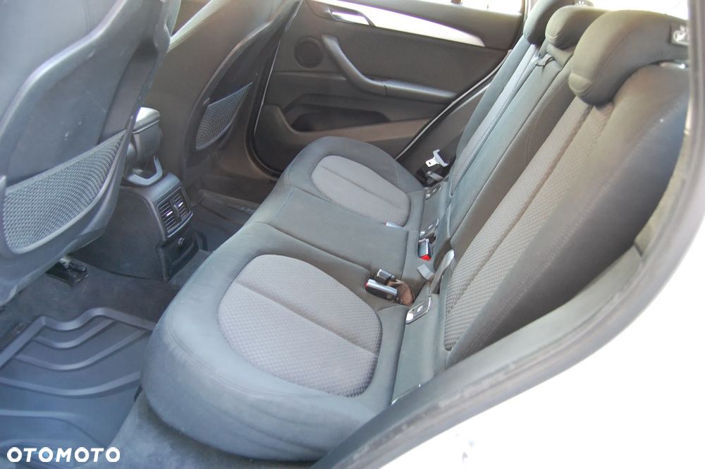 BMW X1 xDrive20d - 8