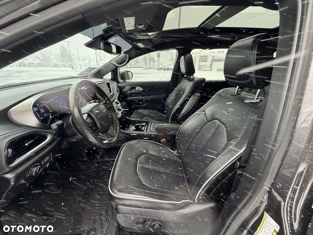 Chrysler Pacifica - 14