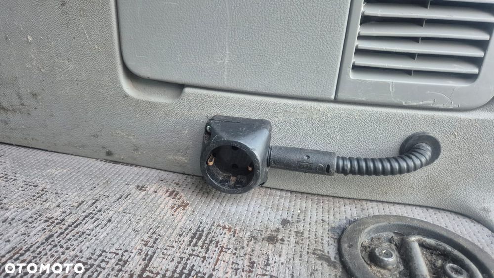 Volkswagen Transporter - 22