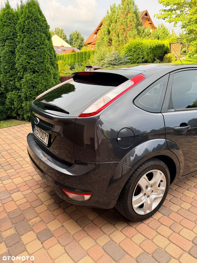 Ford Focus 1.6 16V Trend - 10