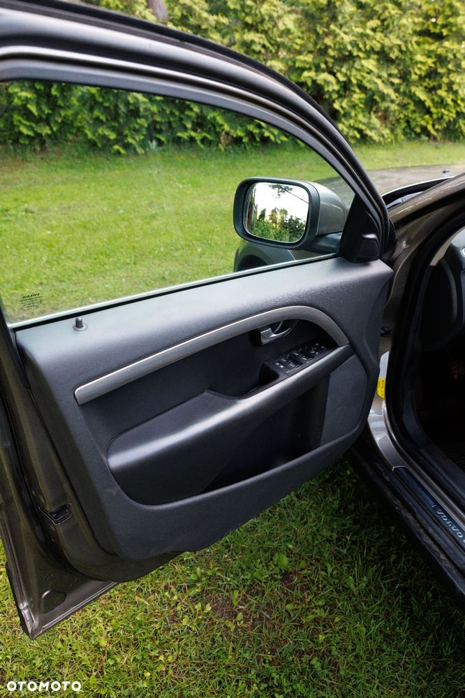 Volvo XC 70 2.4D AWD Momentum - 19