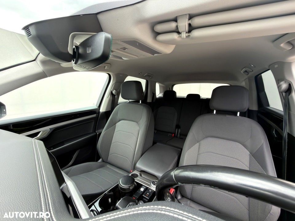 Volkswagen Touareg - 13