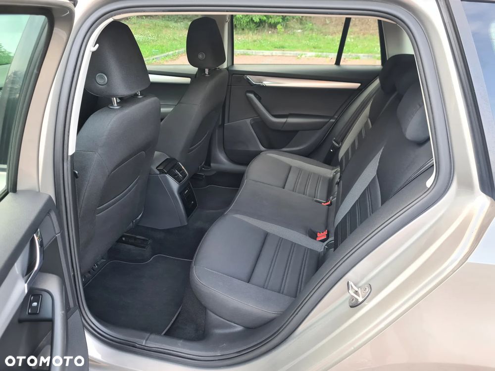 Skoda Octavia 2.0 TDI Ambition - 13