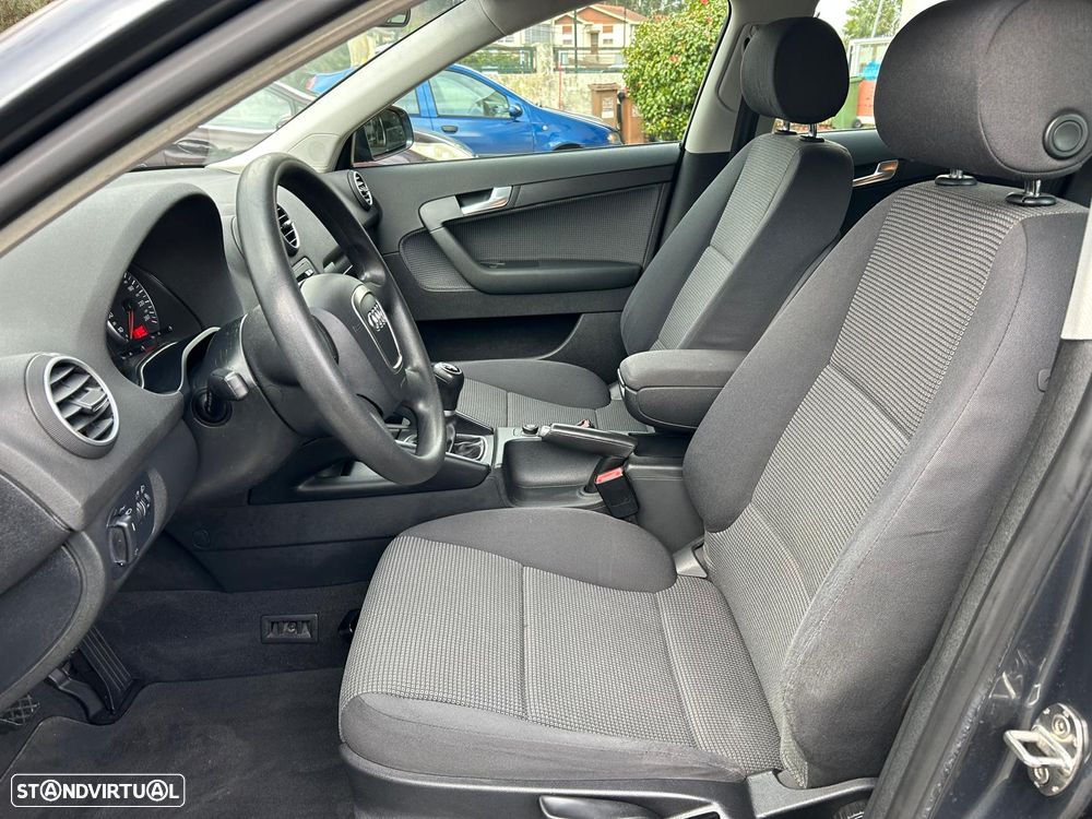 Audi A3 Sportback 2.0 TDi Ambiente - 13