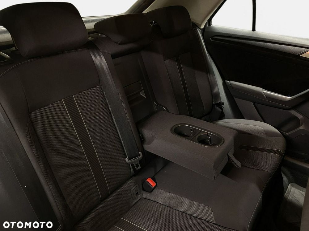 Volkswagen T-Roc - 16