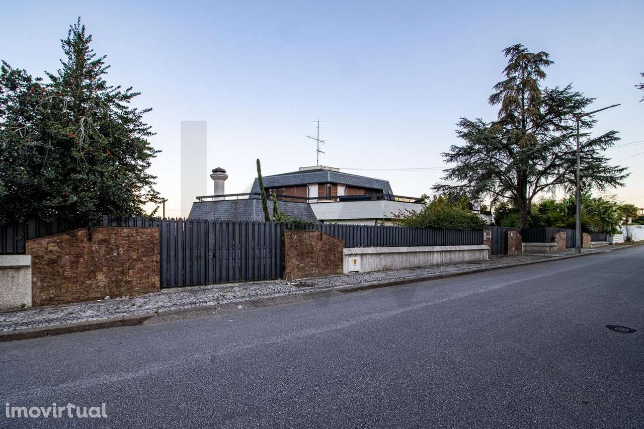 Moradia com excelentes áreas numa das melhores zonas de São João da Ma - Grande imagem: 2/39