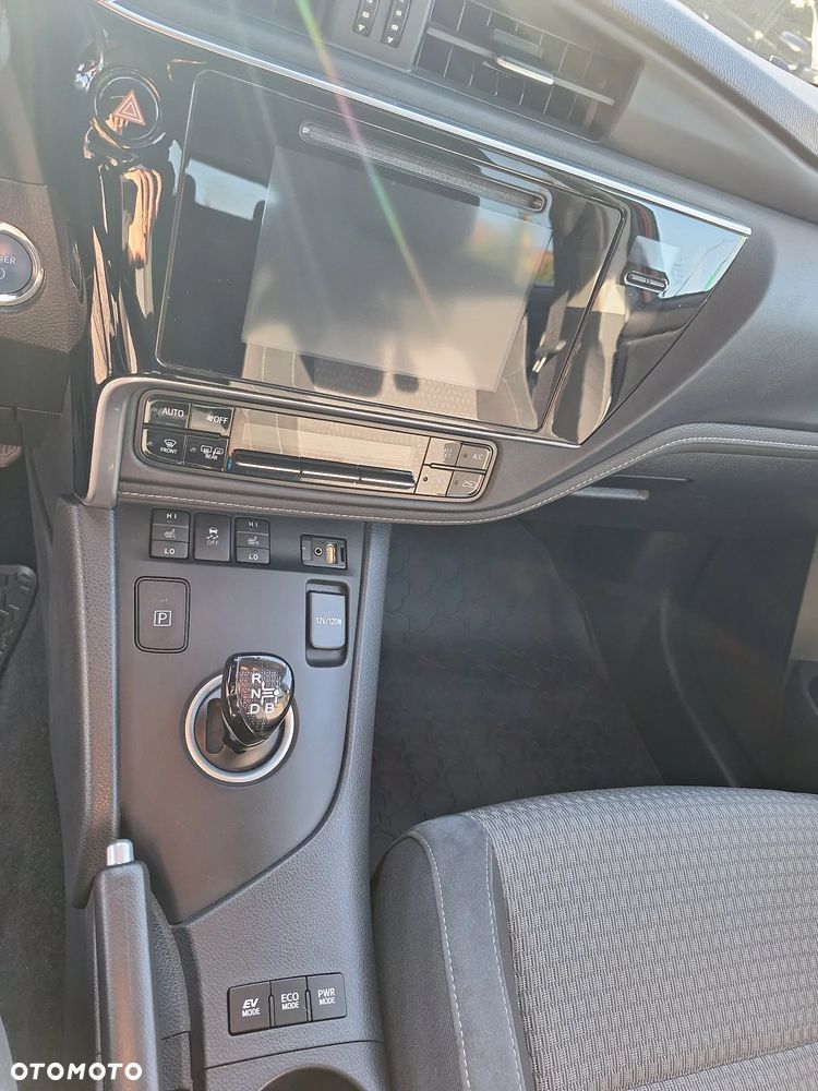 Toyota Auris Hybrid 135 Prestige - 12